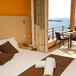Janus Hotel